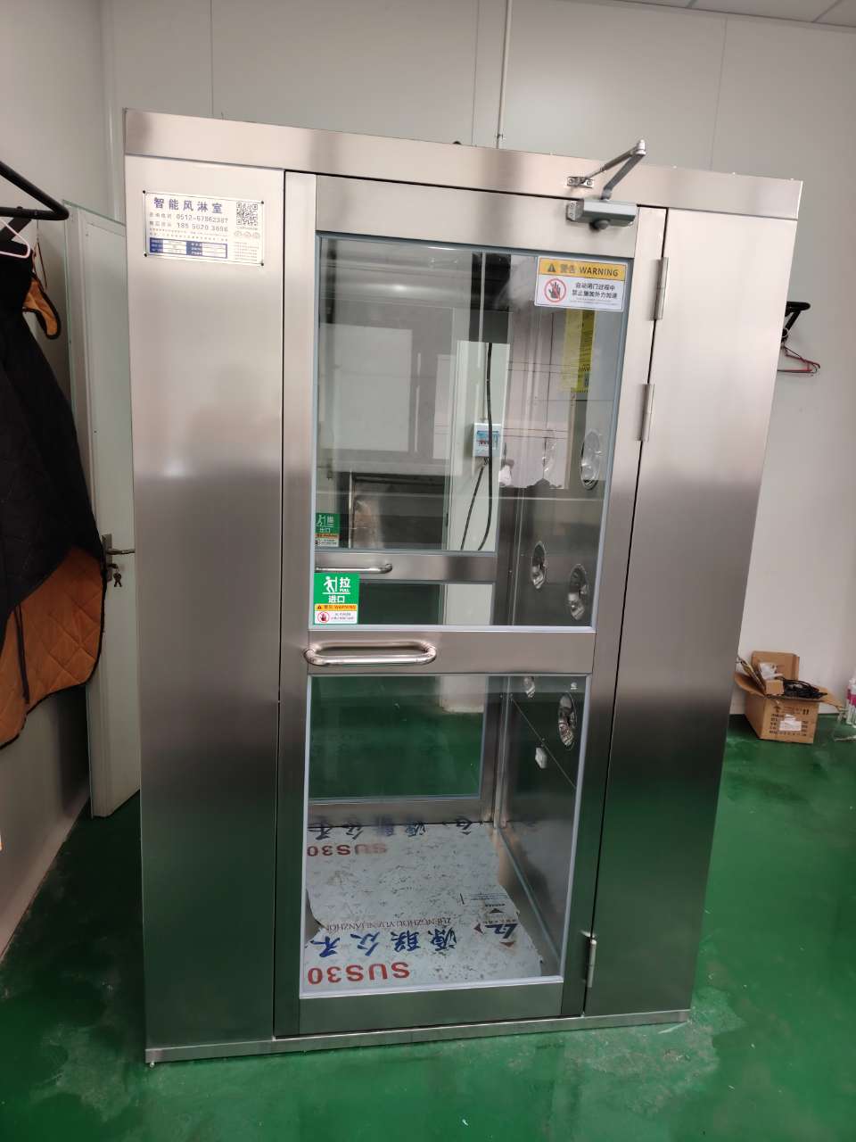 不同車間人數(shù)選擇多大型號(hào)的無塵風(fēng)淋室呢？